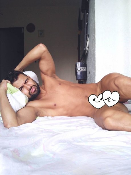 Max BootyXXX hot model picture