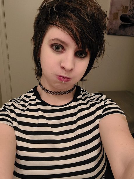 Minx Tiptoes star hd pic