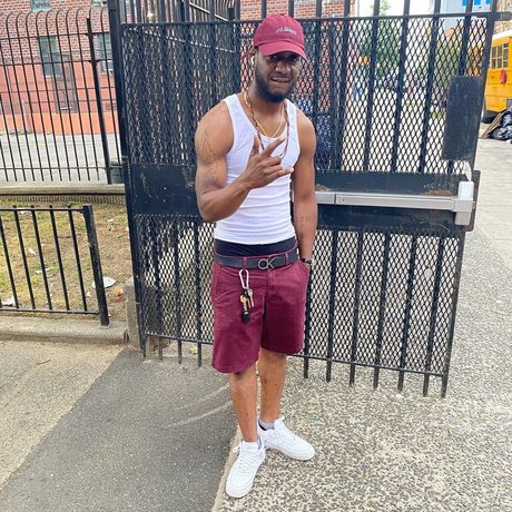 MilitantFendi star naked img