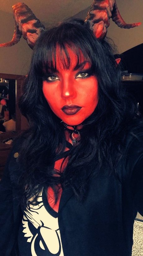 Mila K Munch star sexy photo