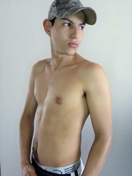 Mike O_ model art gallery