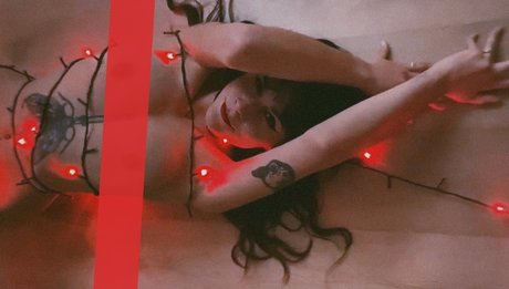 Mia Von Fox adult model image