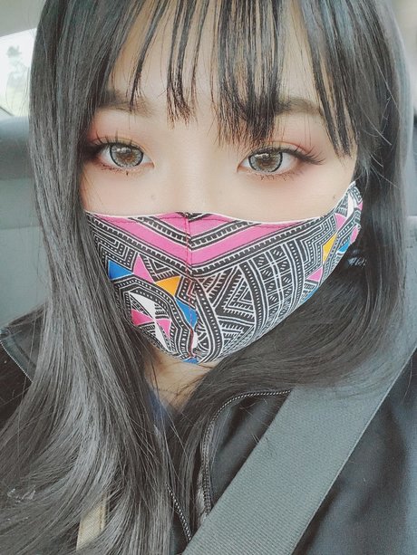 Mia Bell model naked pic