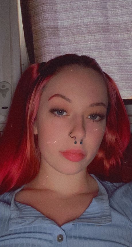 Goddess Alice star top photo