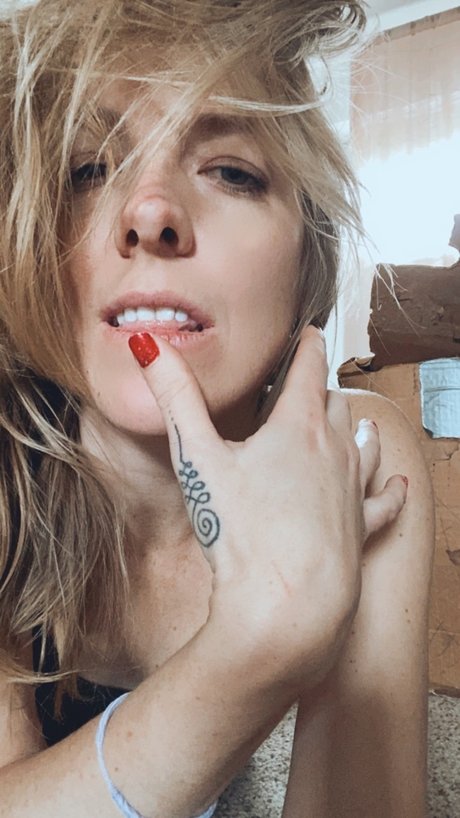 Hunnny model beautiful archive