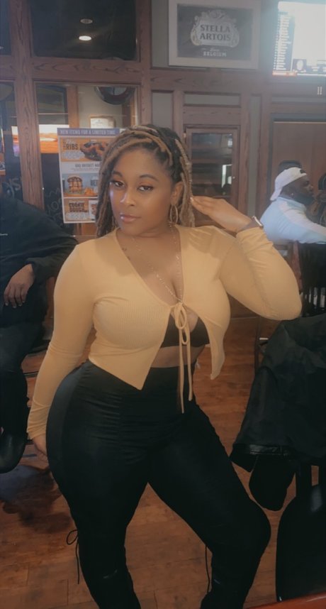 Miss Gorgeous_ exclusive star photo