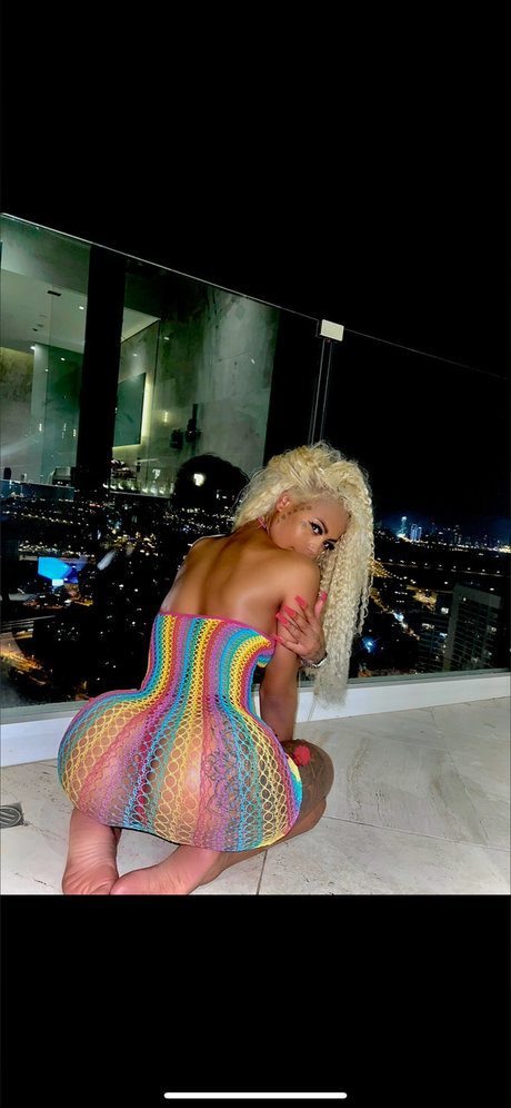 LittleMinxRobinson naked star galleries