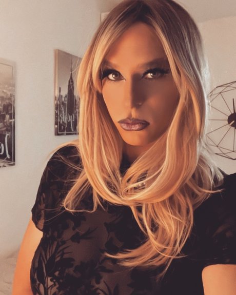 Miss Mantis pornstar top photo