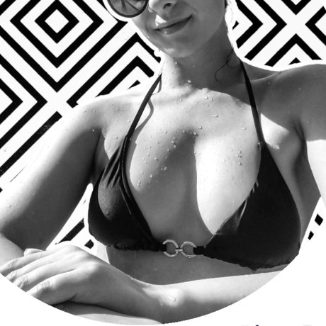 Monique I D model nice pictures