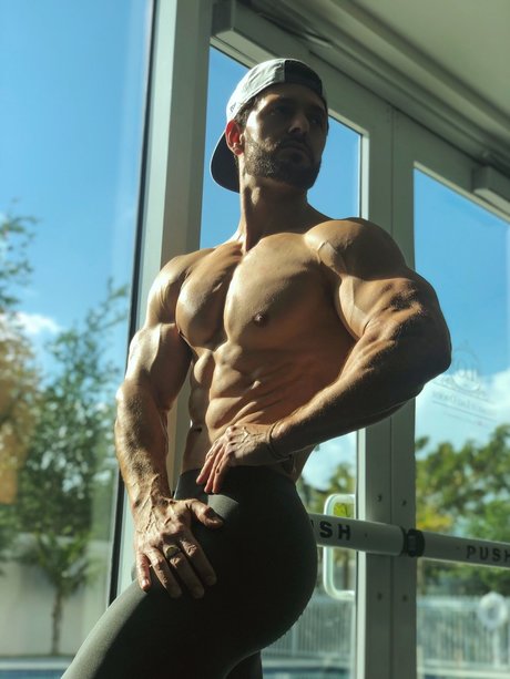 Musclebuttguy sexy model pics