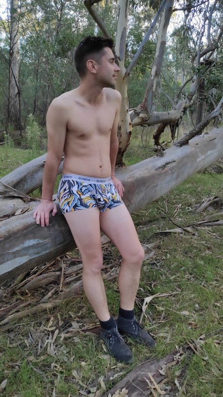 Naughty Rudd top model image