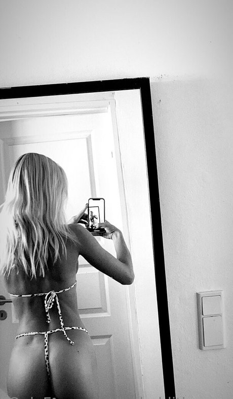 isabelditlevsen nice model pic