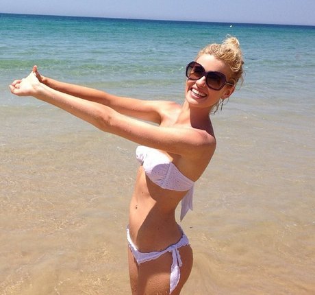 Adriana Abenia model pornographic img