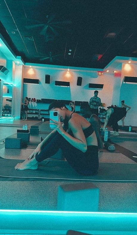 Arianny Negron adult model gallery