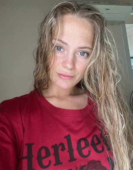 xgoodgirl1x model naked img