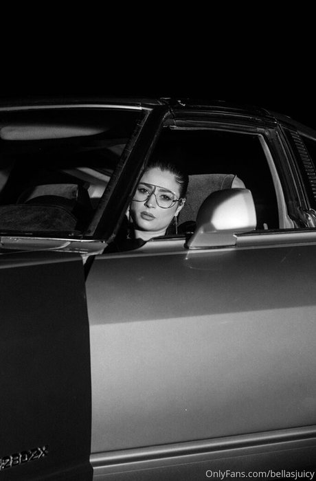 bellasjuicy model perfect photos
