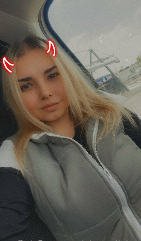 alessadivine free actress images