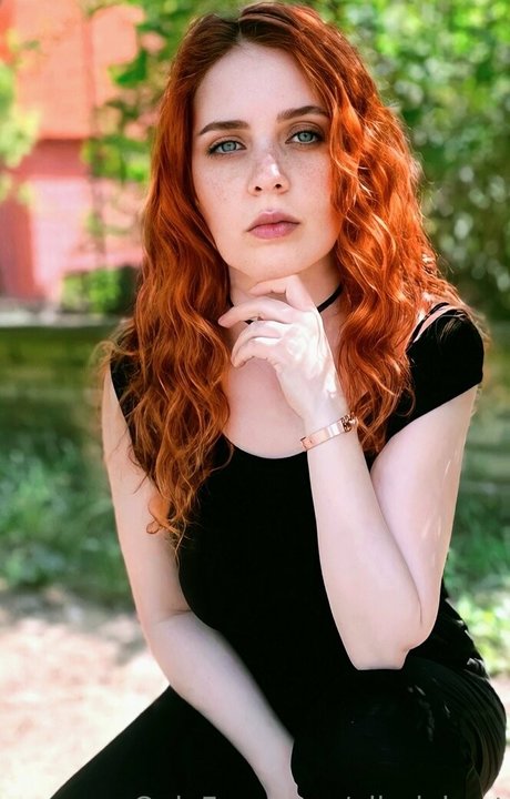 ellariabast model xxx galleries