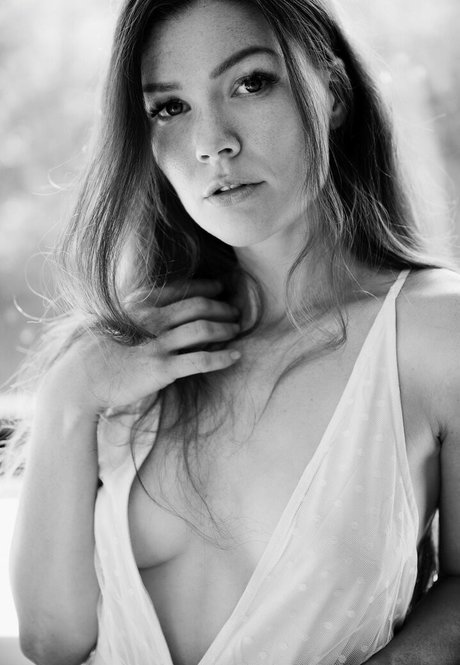 Mia Sollis star sex pics