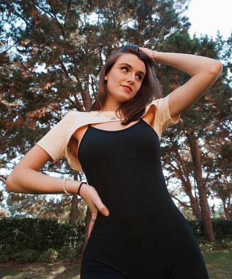 Maggie Roscher nude star image