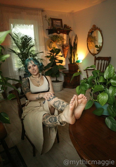 mythicmaggie nudes pornstar gallery