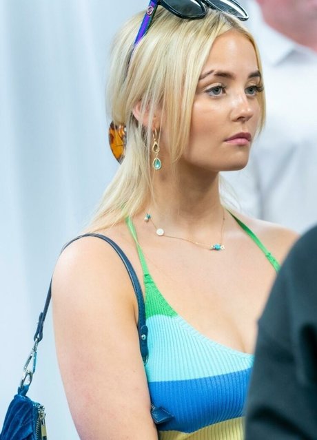 Amelia Eve Gibson erotic actress photos