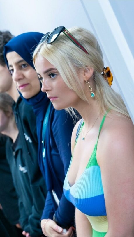 Amelia Eve Gibson top model pictures