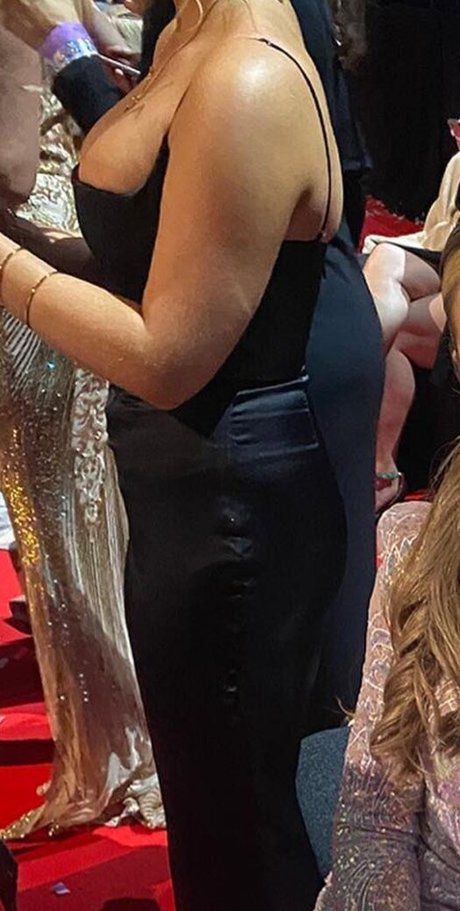 Amelia Eve Gibson model best pictures