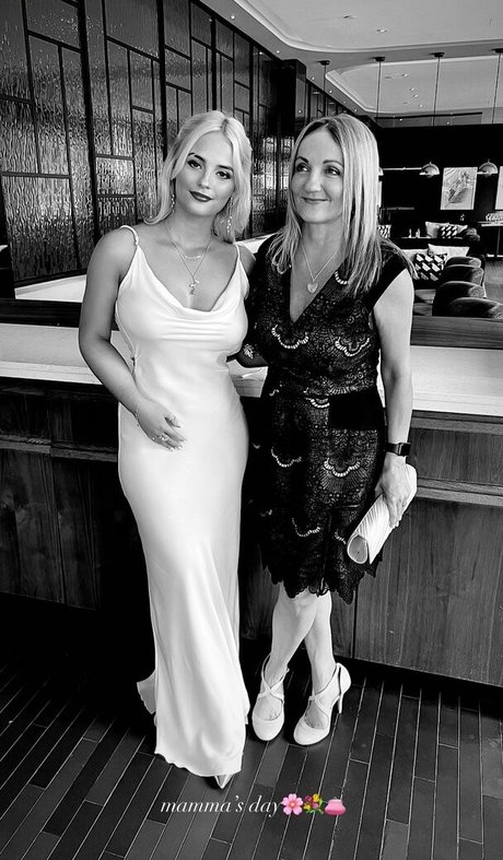 Amelia Eve Gibson pornstar top images