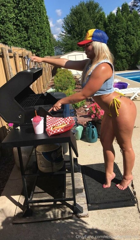 msbayfree hot model images