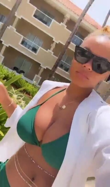 Jaden Alexiis star sexy pics