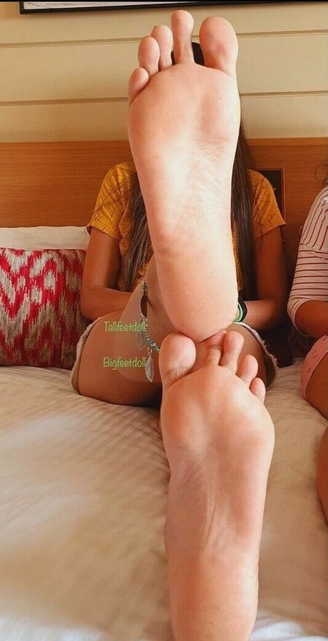 tallfeetdoll15 model sexy images