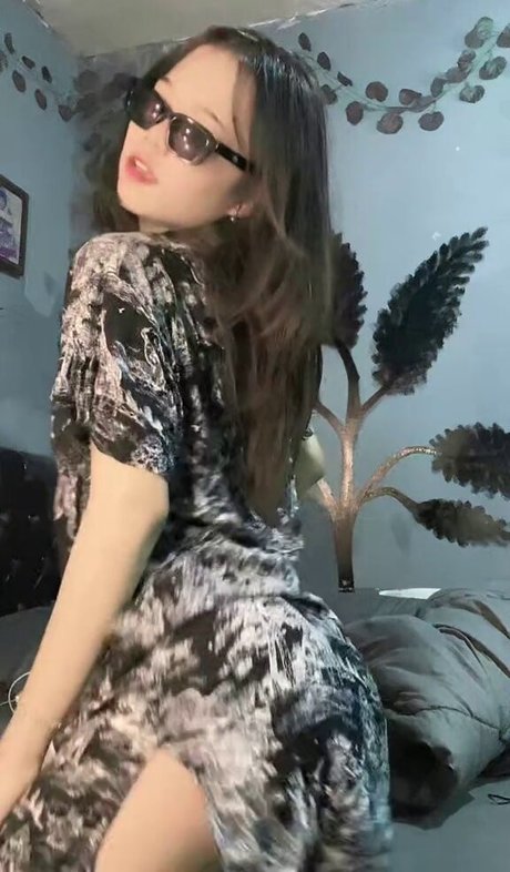 Deraanjela adult model photos