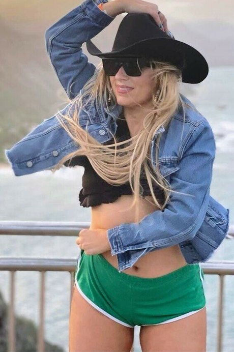 Annie Lederman star xxx pic