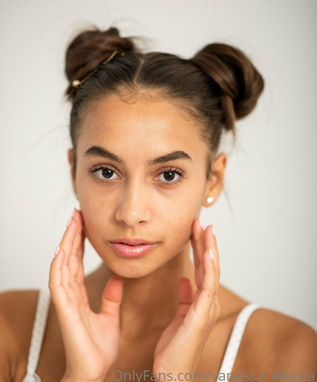 Vanessa Alessia star hd pics