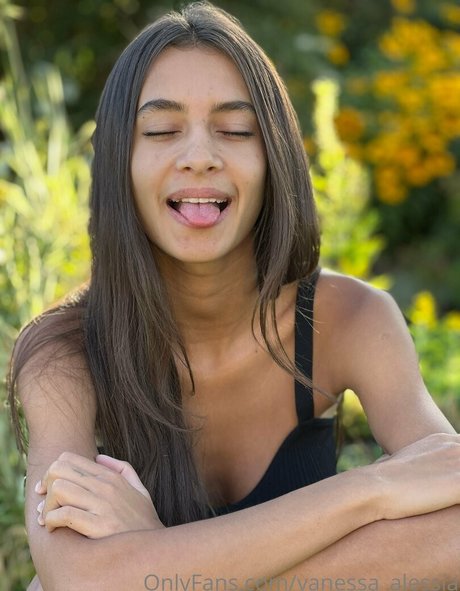 Vanessa Alessia exclusive model images
