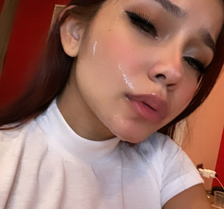 MoonAlessa model naked pic