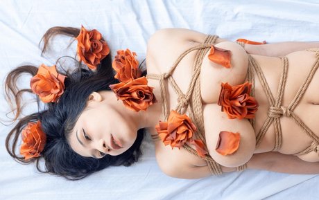 Ai Natsumi sexy actress images