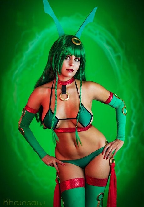 Khainsaw hot actress picture