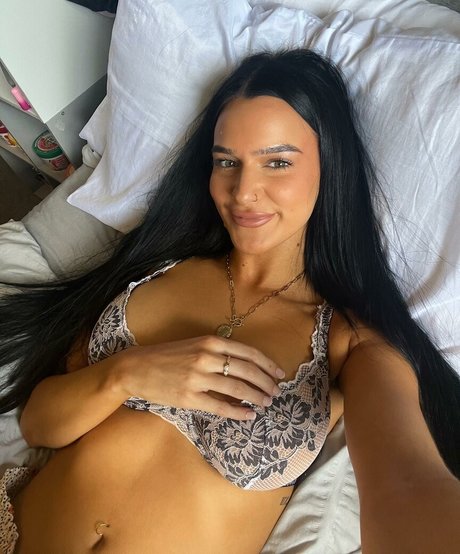 Louise Reid pornstar beautiful pic