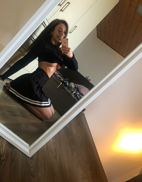 Sabrisse adult model photo