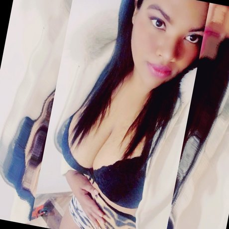 Angela pecados_ model top pic