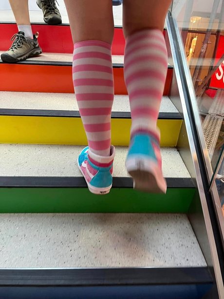 Oakley Jade perfect actress photos