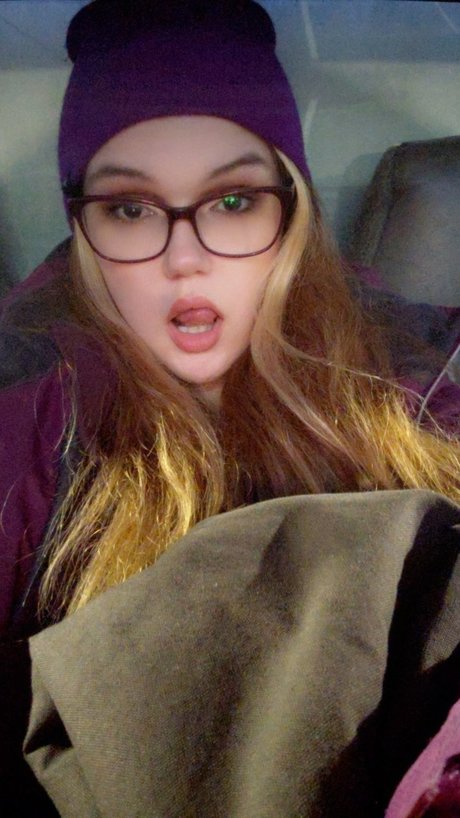 Northern Redhead model adult pics