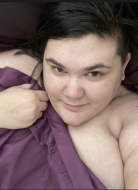 nonsensicalfun2020 pretty actress photo