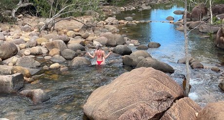 NoFaceNoCase 18 star naked picture