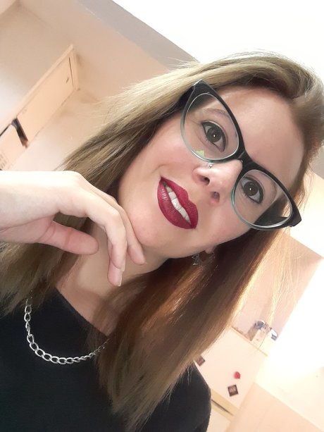 Nikiita_ free star pictures