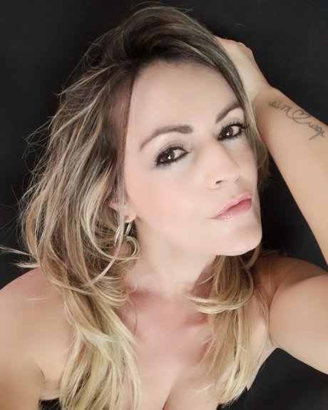 Paula Milk best model picture