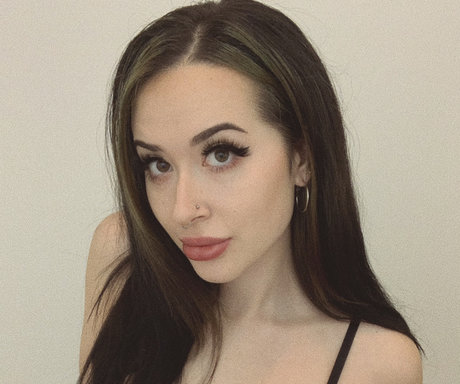 PaisleyRabbit sexy star pic