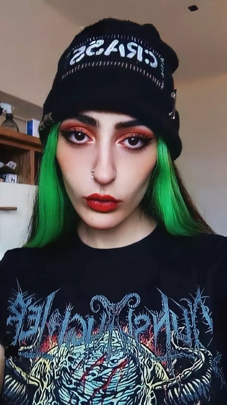 OxyDeath sexy actress pic